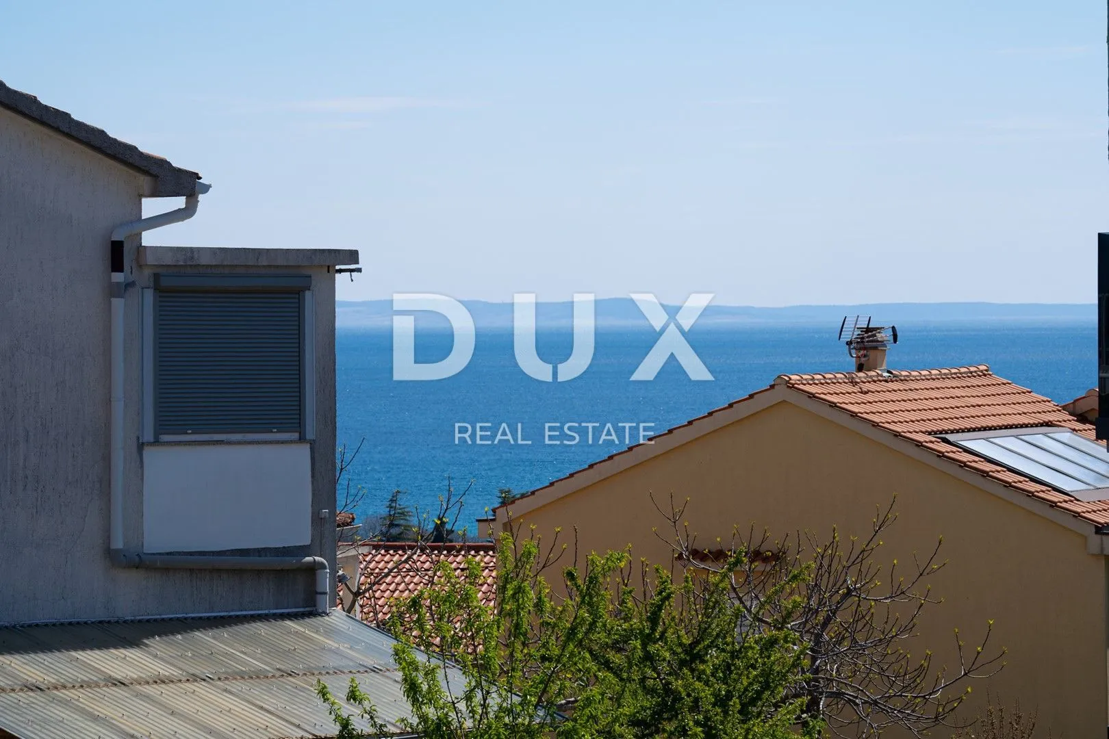 otok krk, grad krk – dvoetažni apartman s okućnicom i bazenom u blizini mora - slika 31
