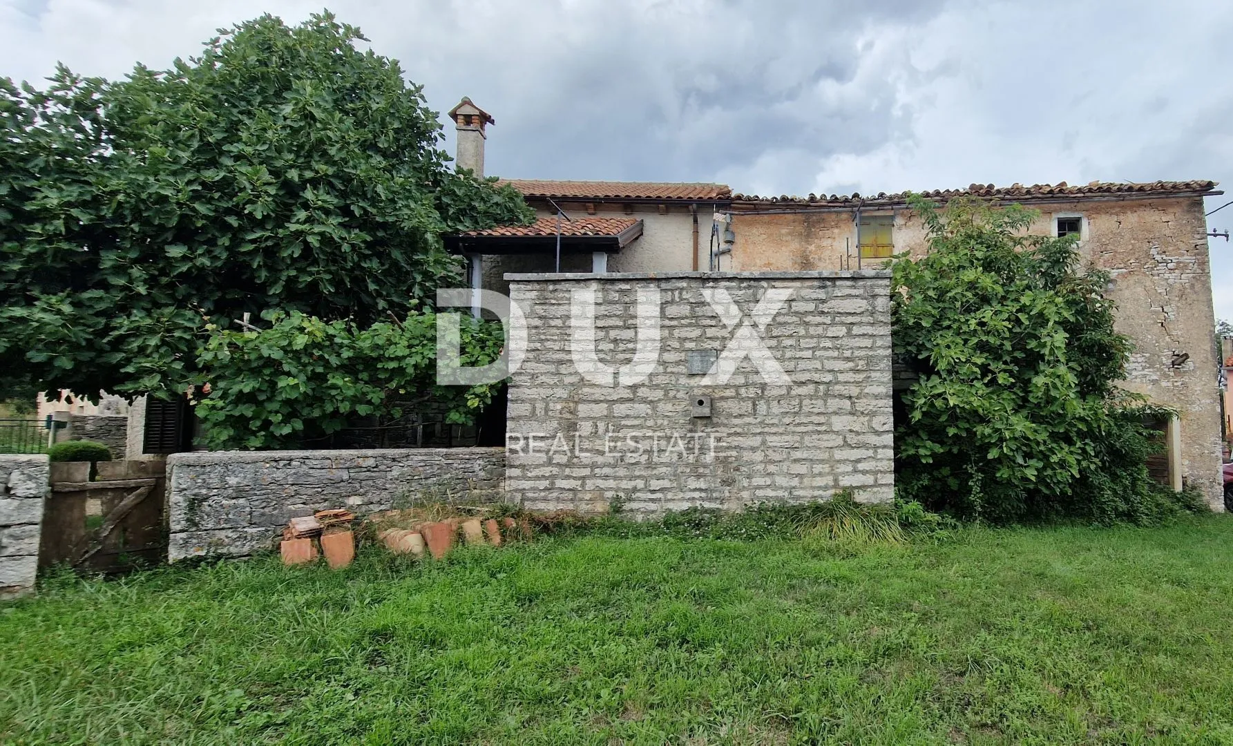 istra, žminj - dvojna kuća s pomoćnim objektom u mirnom selu - slika 6