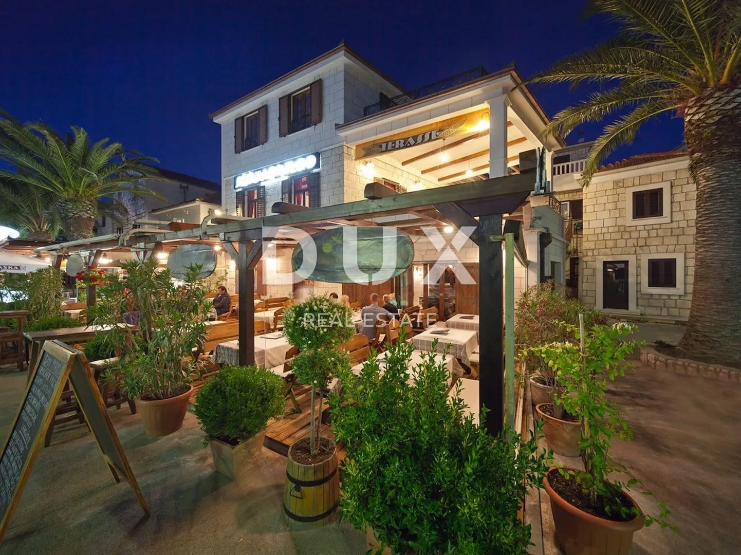 šibenik, rogoznica - predivna kamena kuća i restoran uz more - slika 5