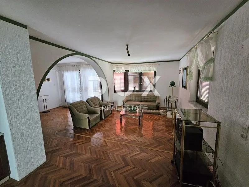 klenovica- dvojna kuća/villa 320m2 s pogledom na more + okoliš 400m2 - slika 9