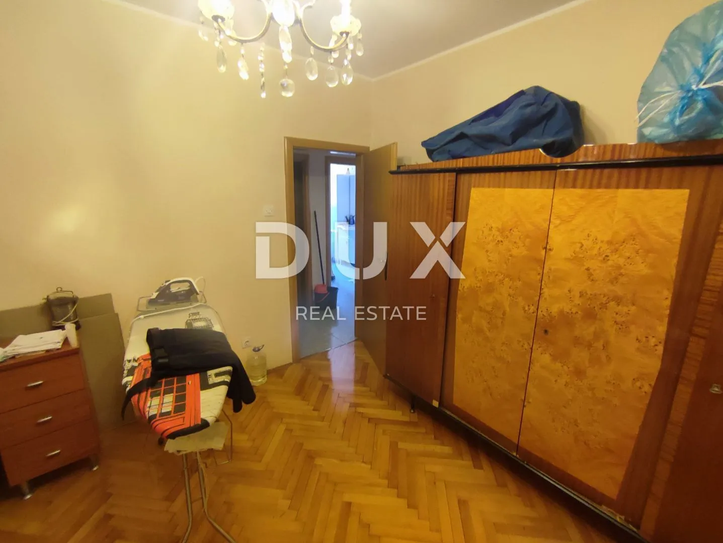 istra, pula - prostrana kuća od 673 m2 s pogledom na more - slika 15