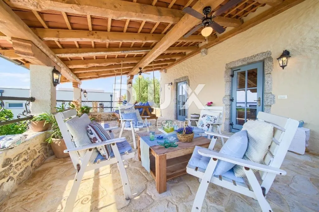otok krk, okolica malinske - luksuzna rustikalna vila - slika 22