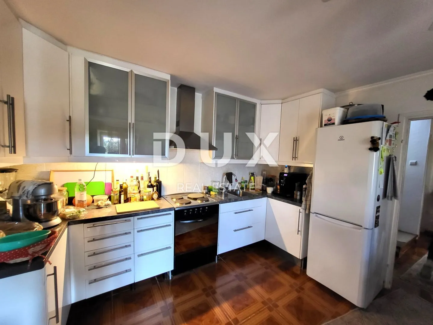 istra, marčana - obnovljena kuća s bazenom - slika 8