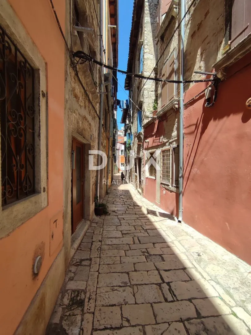 istra, rovinj - renovirana starina u samom centru grada - slika 8