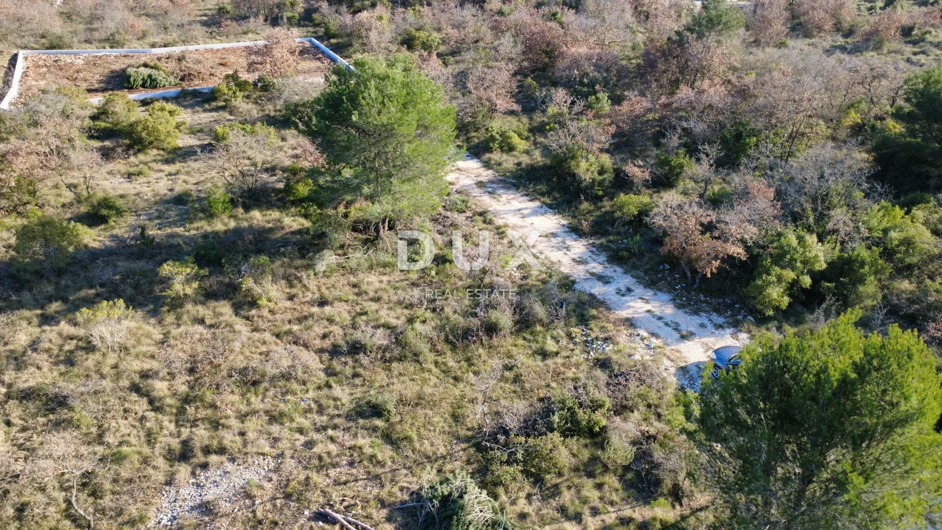 zadar, crno – pravilna parcela 740 m² s pristupnim putem! - slika 9