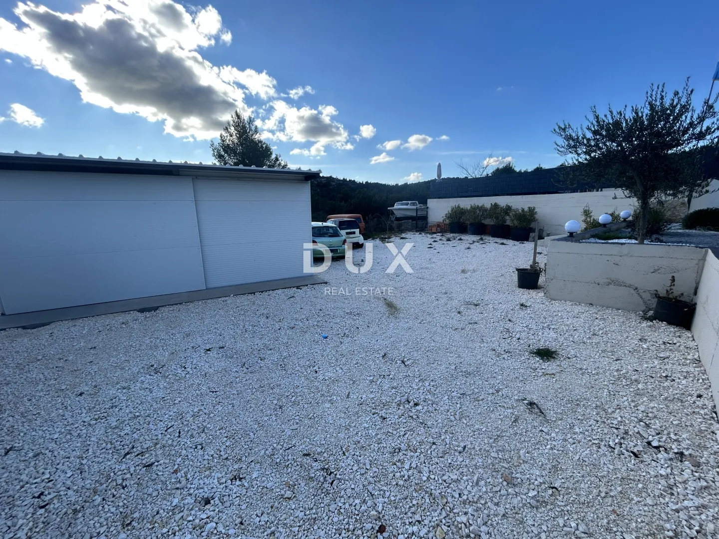 šibenik, bilice – građevinsko zemljište s bazenom, 500m² - slika 9