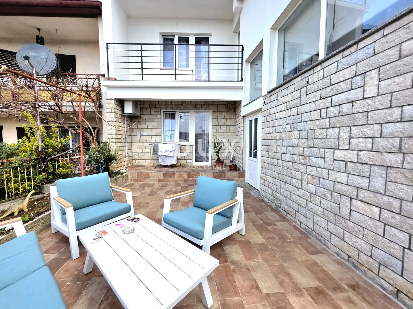 Istra, Svetvinčenat, 300.00 m2, renovirana istarska kuća, konoba, parking - Režanci, Svetvinčenat