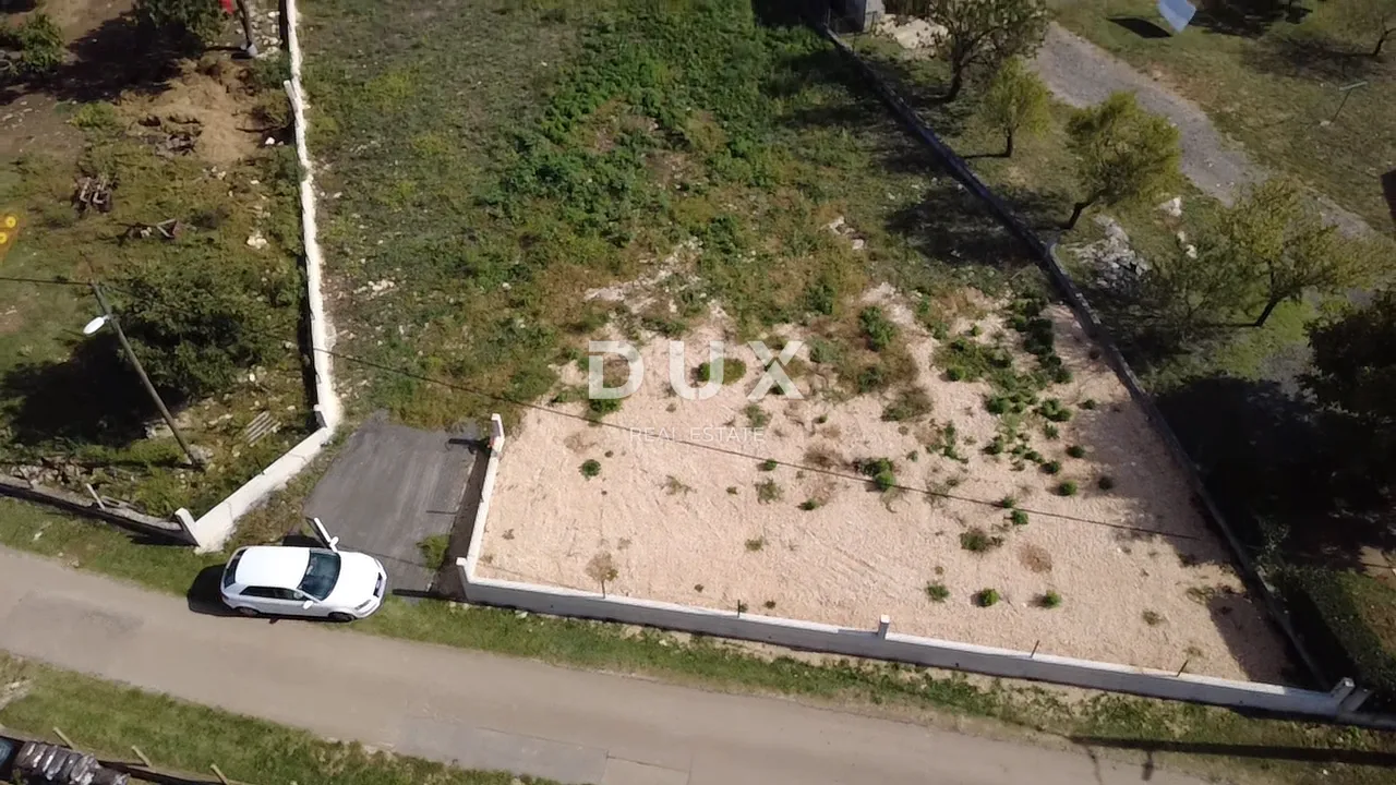 zadar, poličnik - uređeno zemljište ograđeno zidom! - slika 17