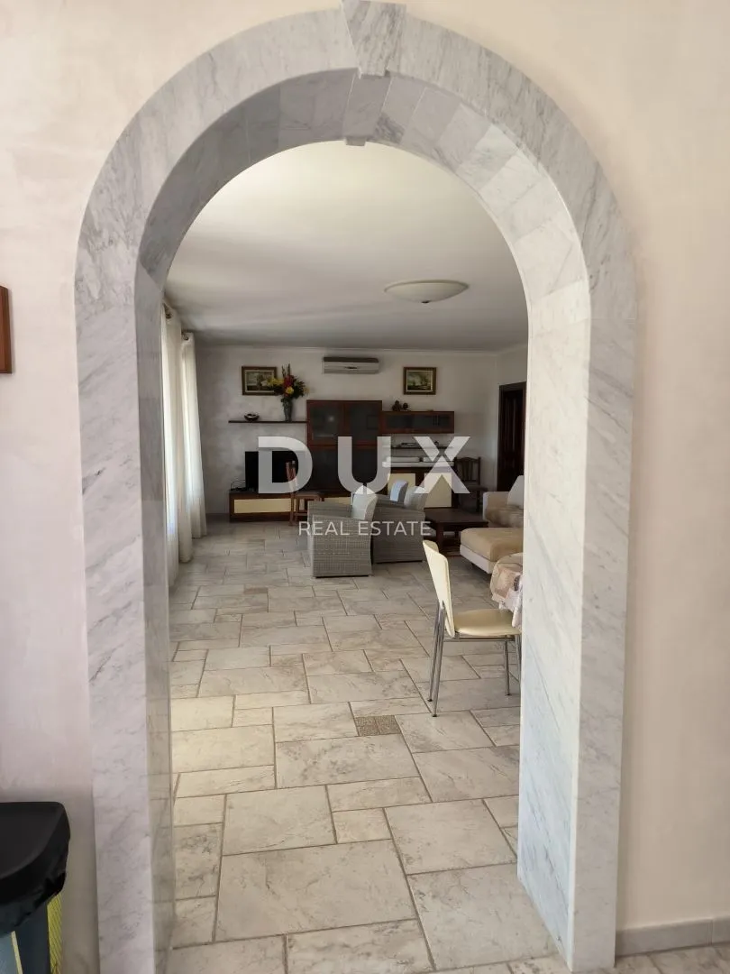 istra, umag - raskošna vila prvi red do mora! - slika 49
