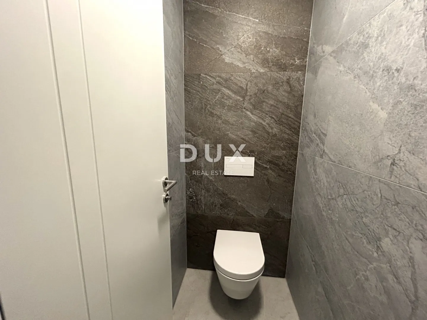 šibenik, vodice – penthouse s krovnom terasom, 120m od plaže, 2 garaže - slika 12