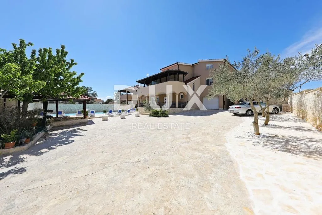 zadar, privlaka - luksuzna vila s bazenom - slika 2