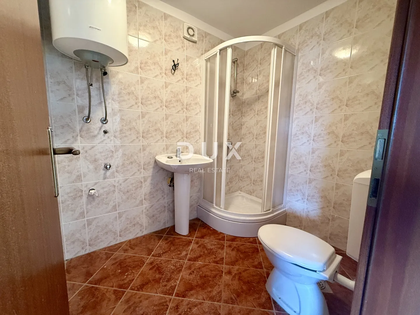 otok krk, njivice, 3-sobni stan, 79 m2, pogled na more - slika 9