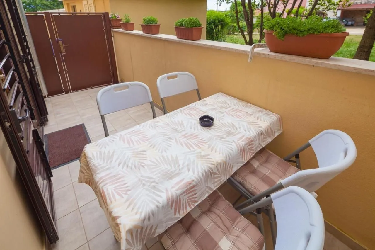 istra, pomer kuća s restoranom na 200m od mora - slika 5
