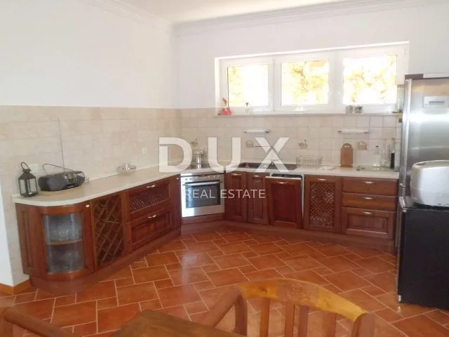 otok krk - ekskluzivna vila sa bazenom - slika 84