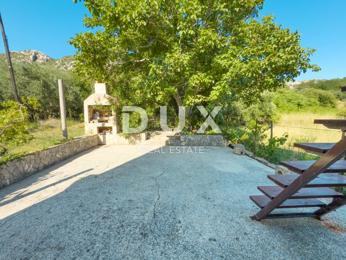 otok krk, baška (okolica) - kamena kuća s velikom okućnicom - slika 32