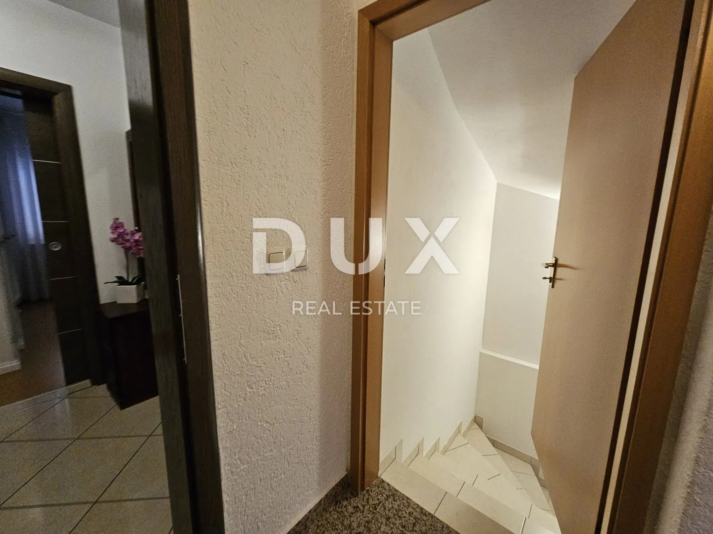 istra, pula - kvalitetna obiteljska apartmanska kuća na atraktivnoj lokaciji - slika 152