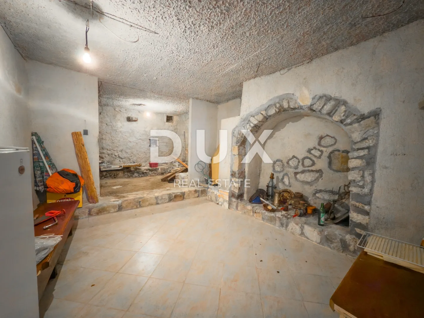 otok krk, baška (okolica) - kamena kuća s velikom okućnicom - slika 50