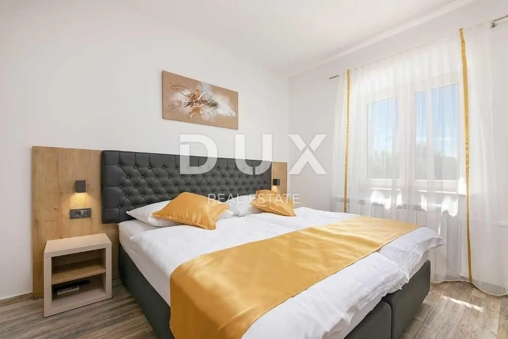 istra, kaštelir - vila s bazenom i velikom okućnicom - slika 24