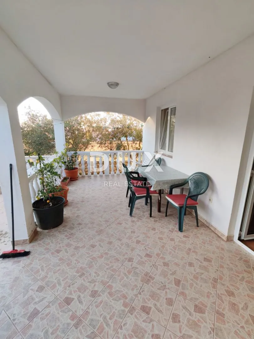 zadar, vrsi - kuća s velikim stanom, tri apartmana i prostranim dvorištem s maslinama! - slika 10