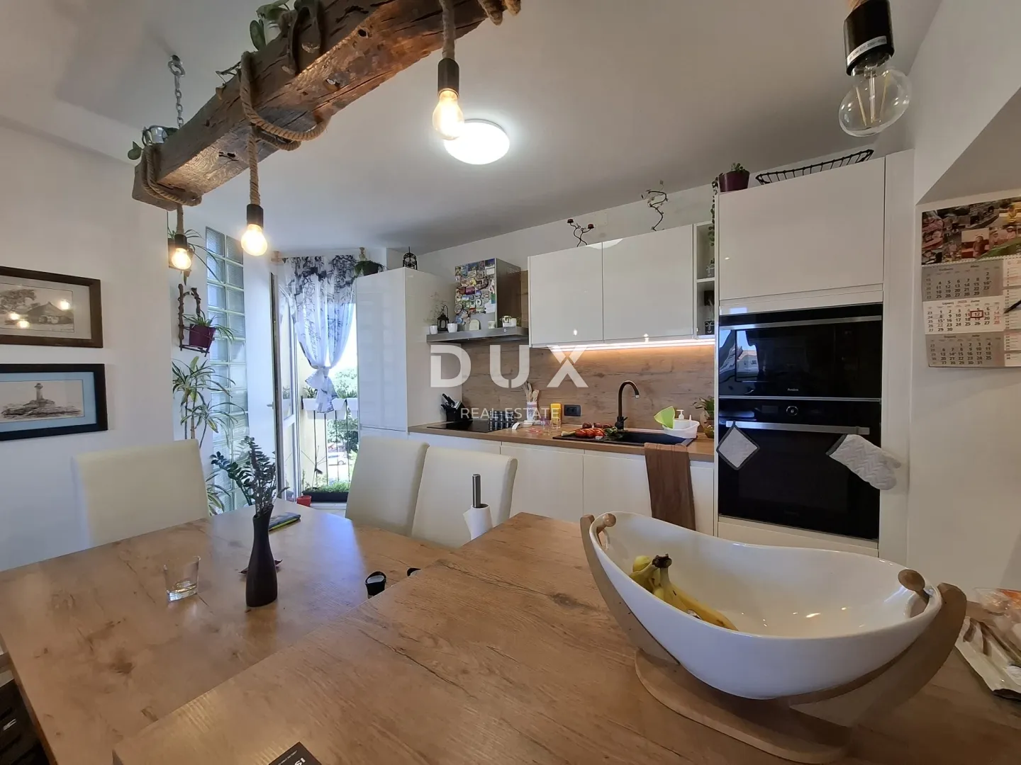 istra, pula - potpuno renoviran stan 52 m² s velikim spremištem - slika 4
