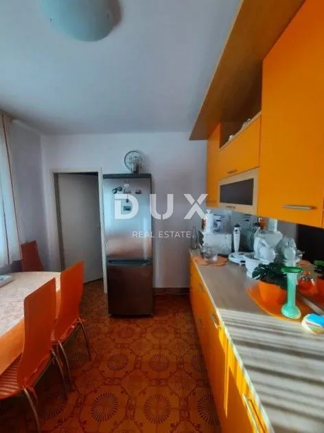 zadar, sabunike - prostrana apartmanska kuća s velikom okućnicom - slika 10