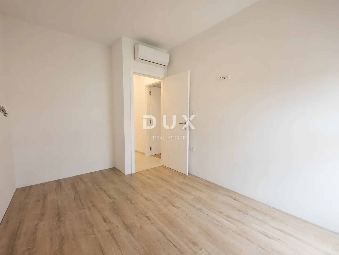 vodice, stablinac, penthouse s krovnom terasom, 112 m² - slika 7
