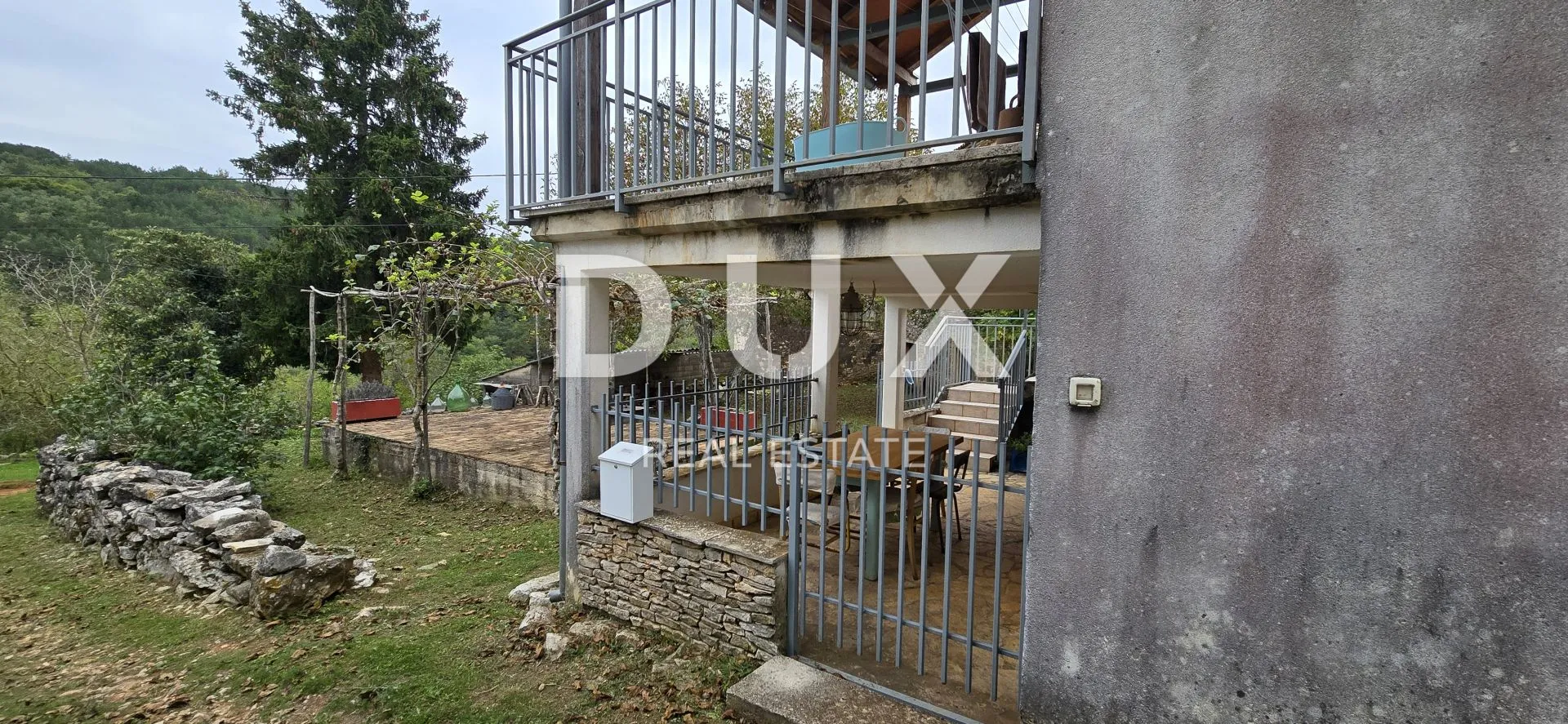 istra, oprtalj - imanje od dvije kuće s pripadajućom okućnicom na ugodnoj lokaciji, prilika! - slika 25