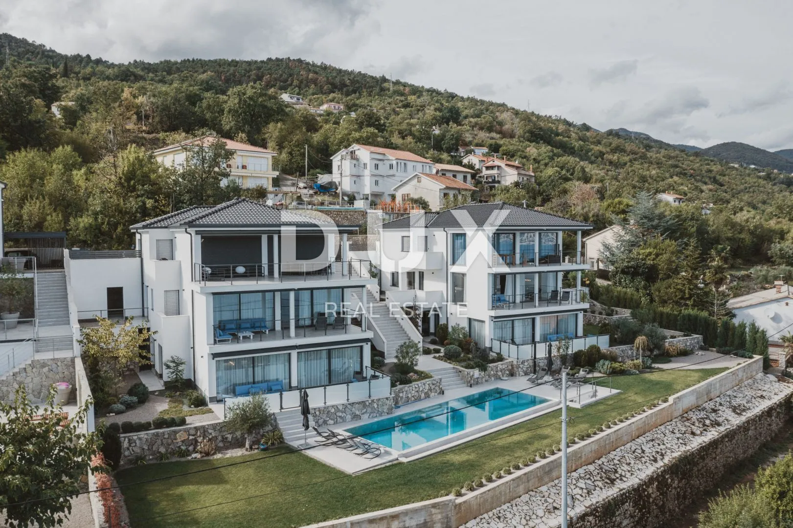 opatija, lovran, liganj - stan u vili s bazenom 120m2+terasa 27m2s panoramskim pogledom na more + okoliš 105m2 - slika 17