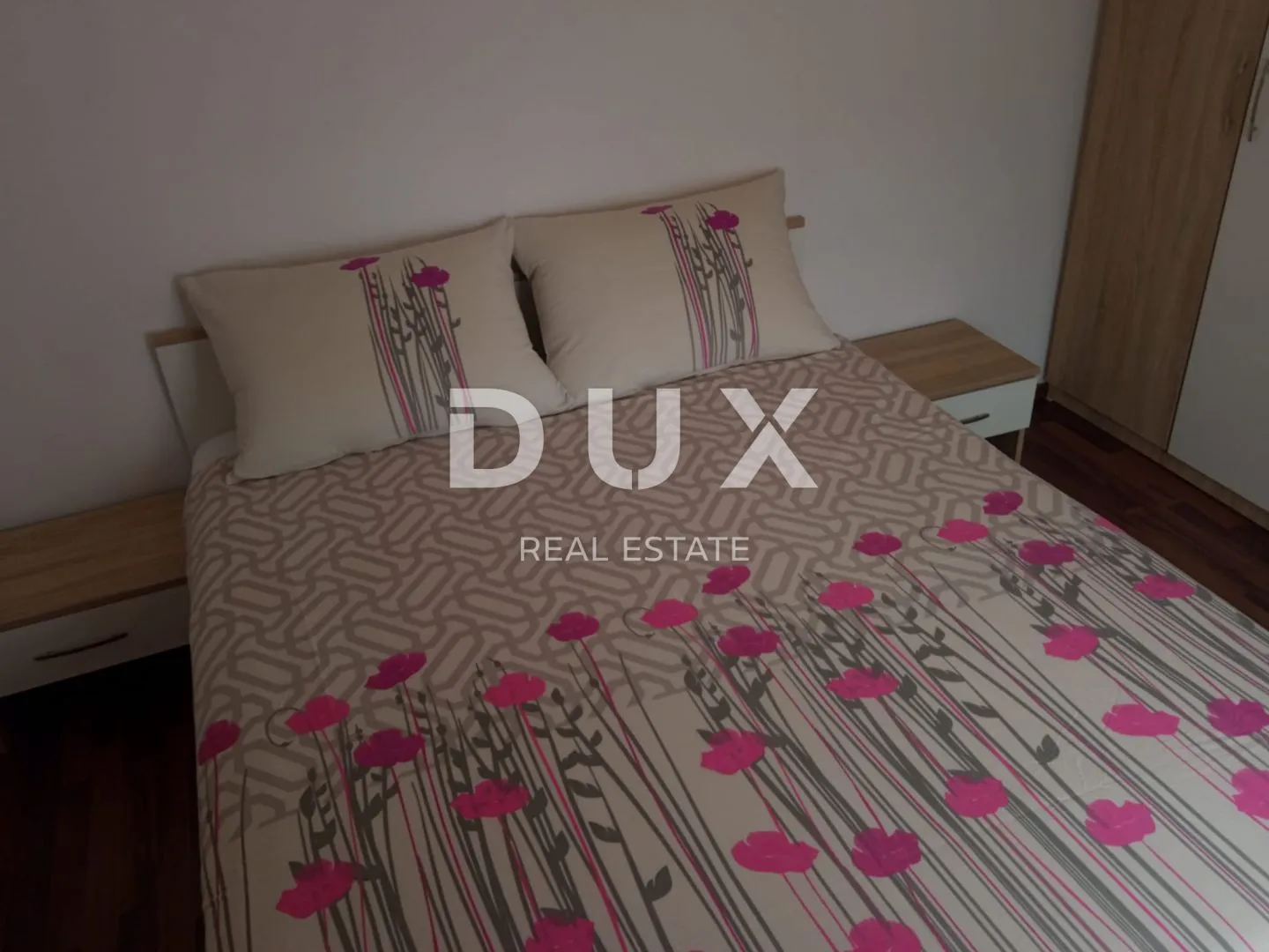 otok rab, barbat - samostojeća apartmanska kuća na odličnoj lokaciji - slika 46