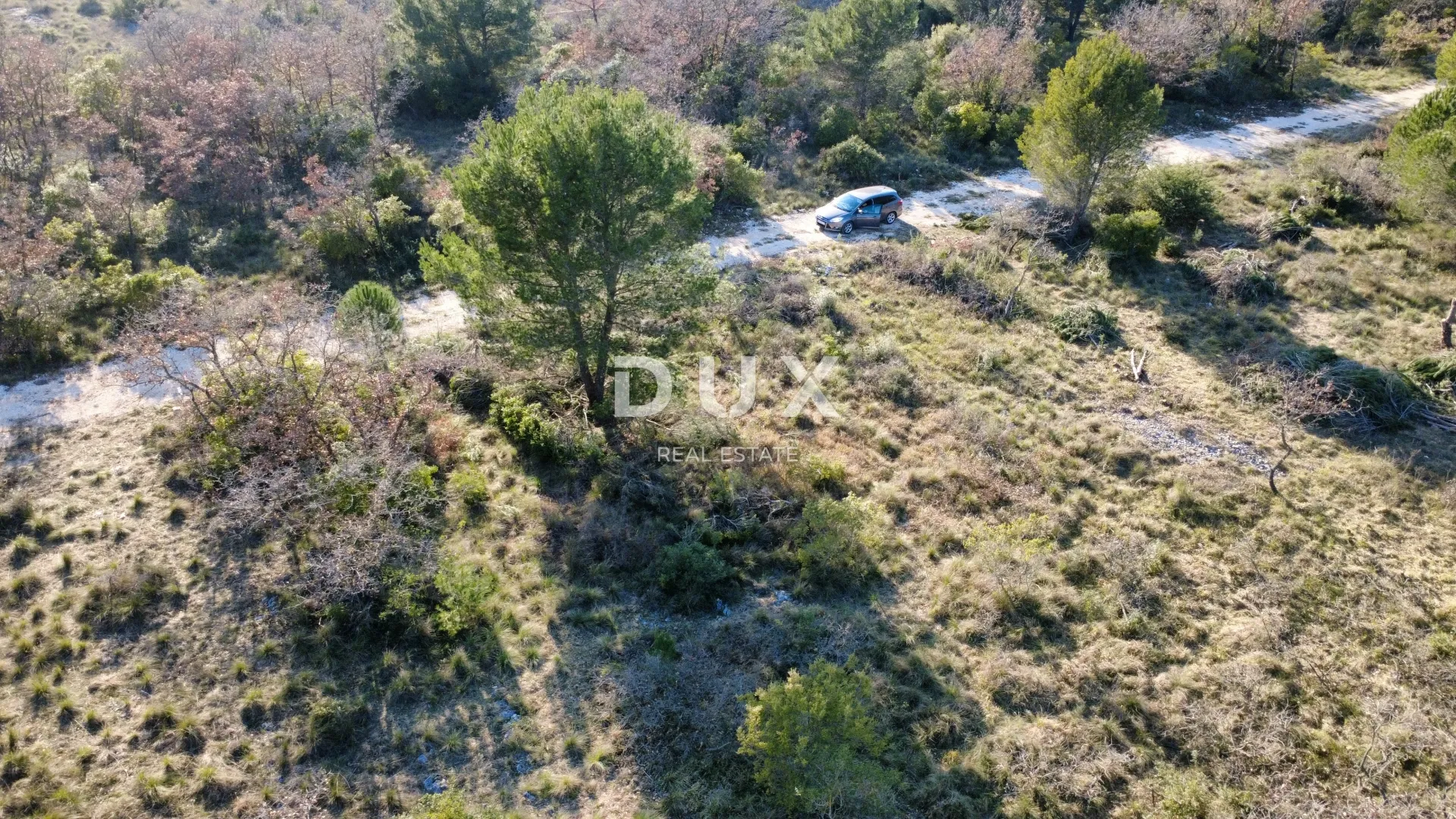 zadar, crno – pravilna parcela 740 m² s pristupnim putem! - slika 10