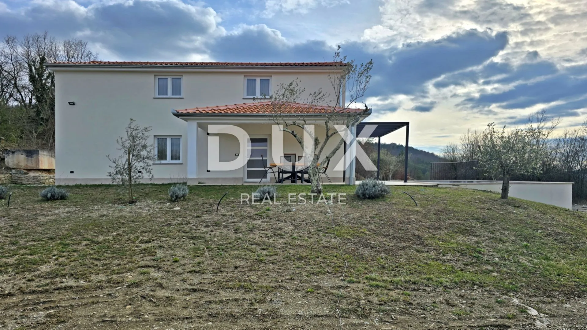 istra, cerovlje - kuća s bazenom - slika 6