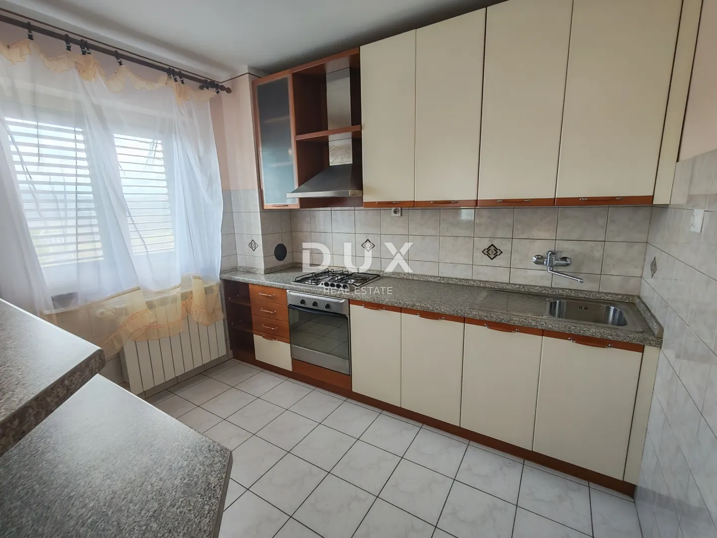 istra, boljun - kuća s dva stana u srcu istre - slika 19