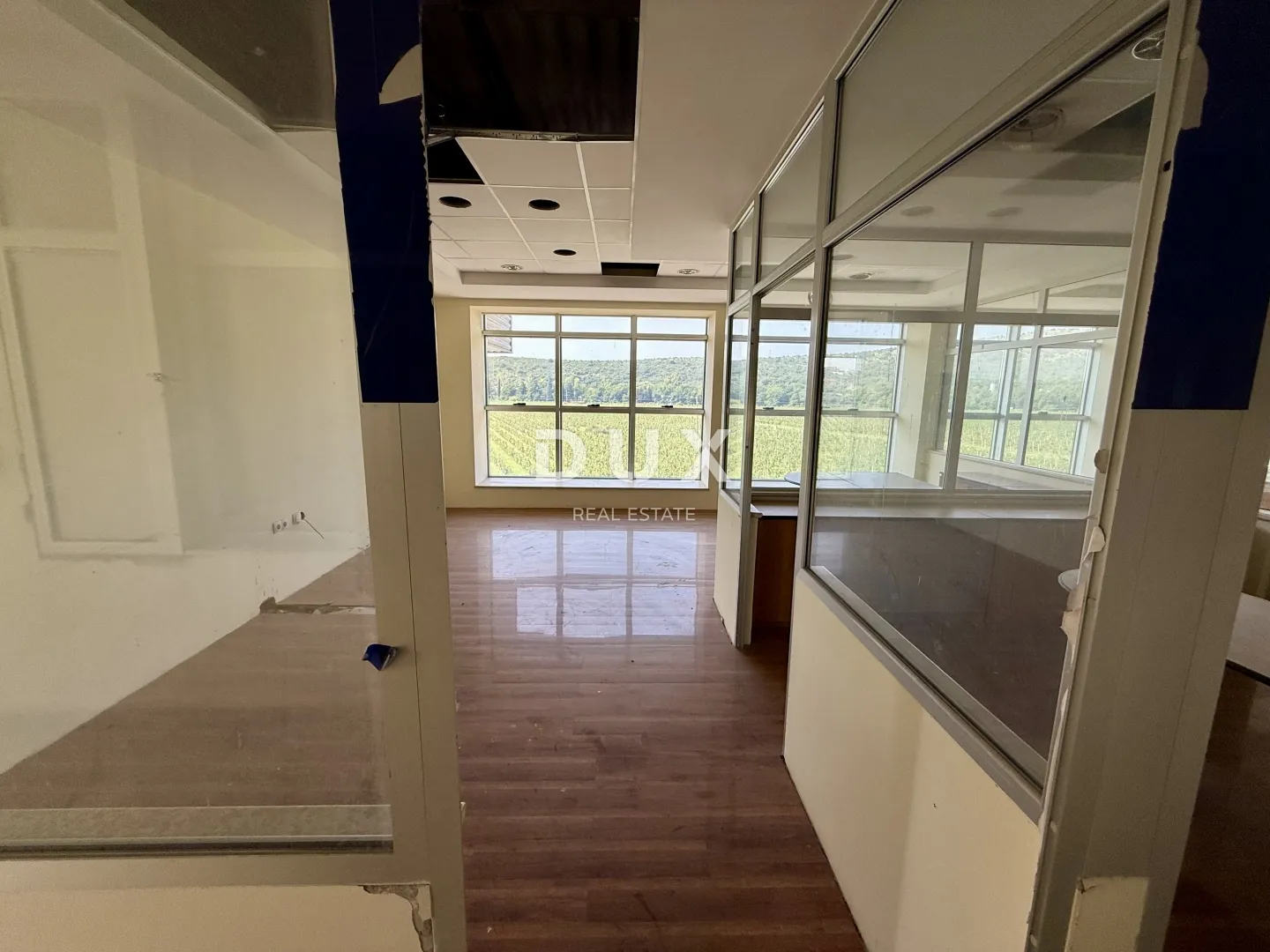 kvarner, novi vinodolski, poslovna zgrada 3.776 m2, okućnica 9362 m2 - slika 30