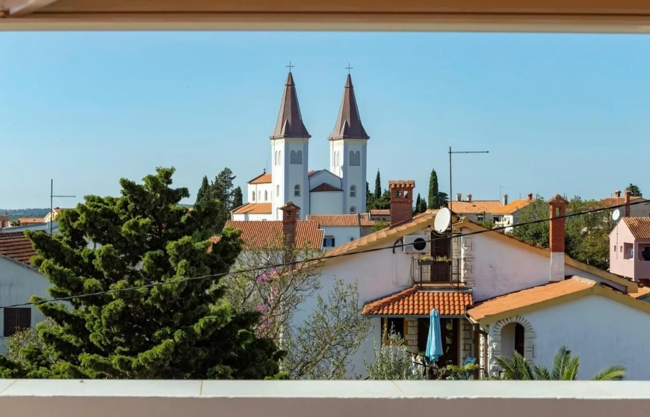 istra, medulin velika apartmanska kuća! - slika 10