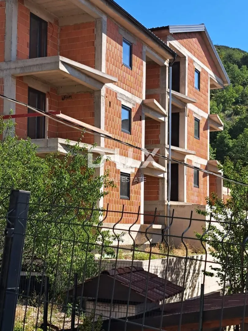 senj - nedovršena novogradnja sa 6 stanova, investicija! - slika 4