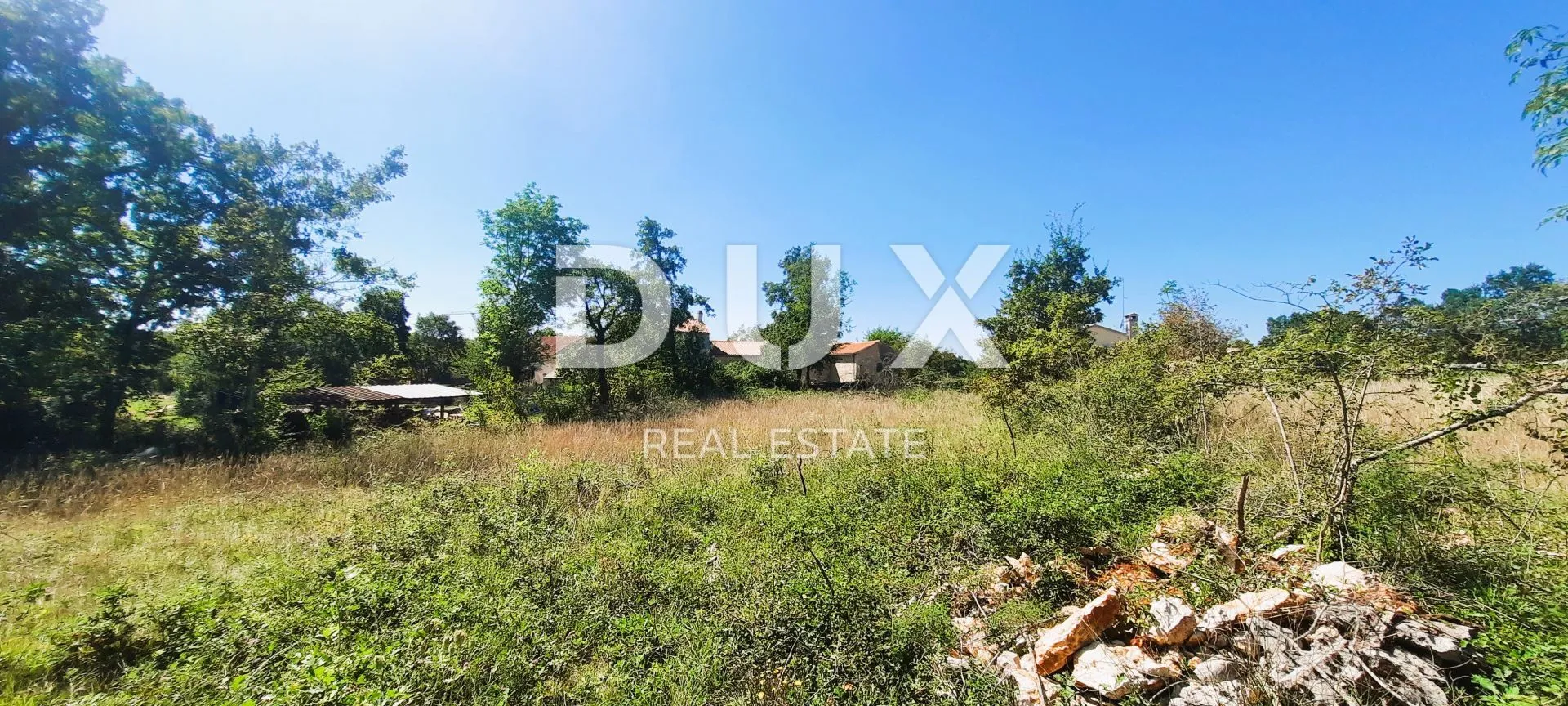 ISTRA, GROŽNJAN – Atraktivno građevinsko zemljište 814 m² u tihoj zoni - Završje, Grožnjan