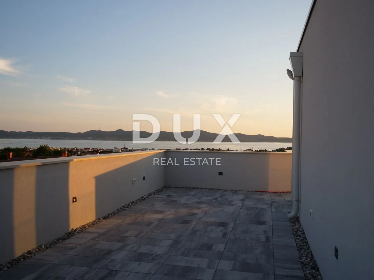zadar, mocire - penthouse na traženoj lokaciji - slika 10