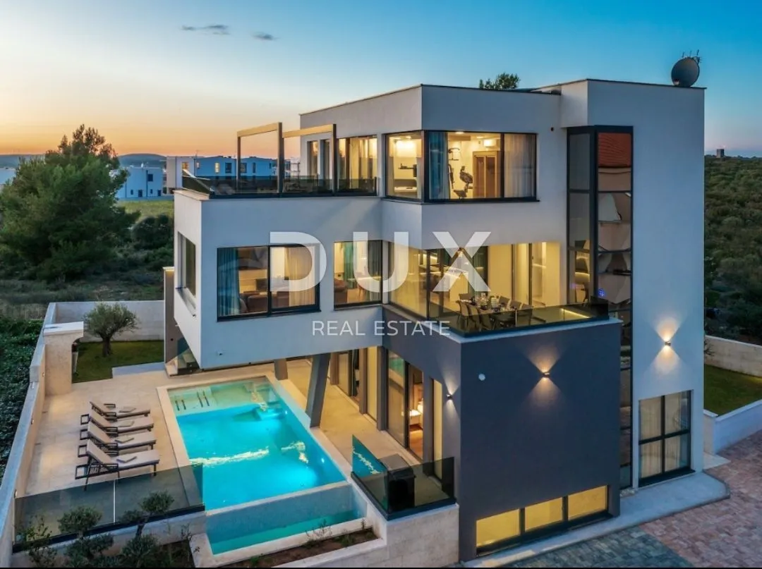 istra,medulin- luksuzna vila 150m od mora! - slika 22