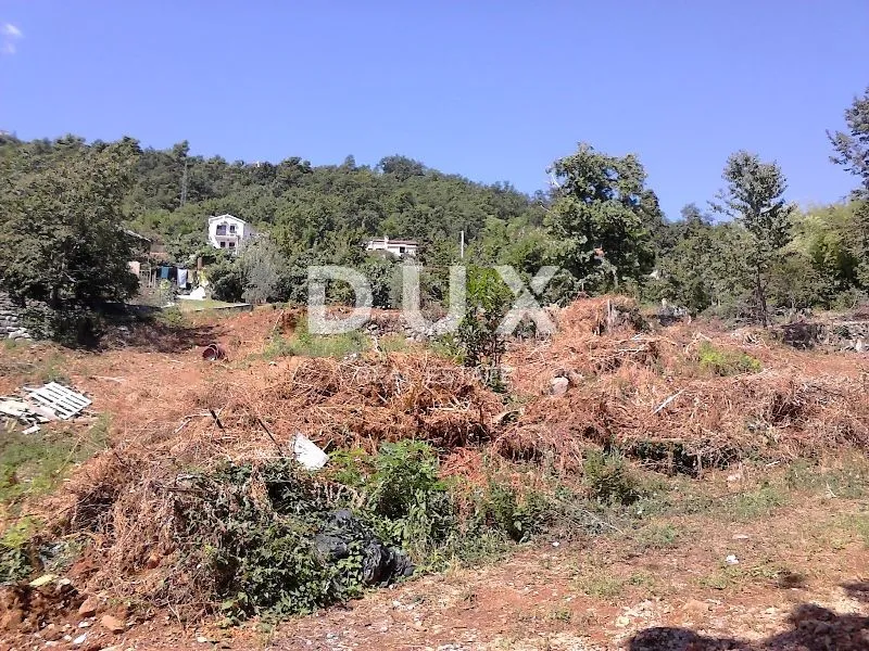 OPATIJA, LOVRAN - građevinski teren 984m2 s građevinskom dozvolom za vilu s bazenom