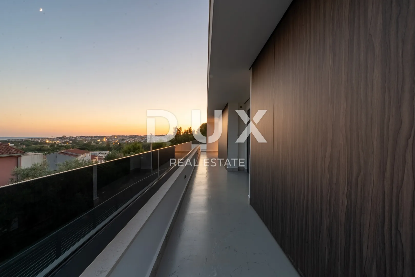 split, podstrana - luksuzna vila s prekrasnim pogledom - slika 53
