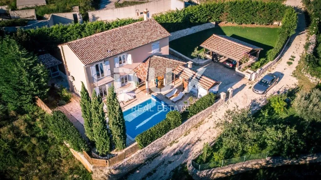 ISTRA, SVETVIČENAT - Luksuzna villa sa bazenom - Svetvinčenat