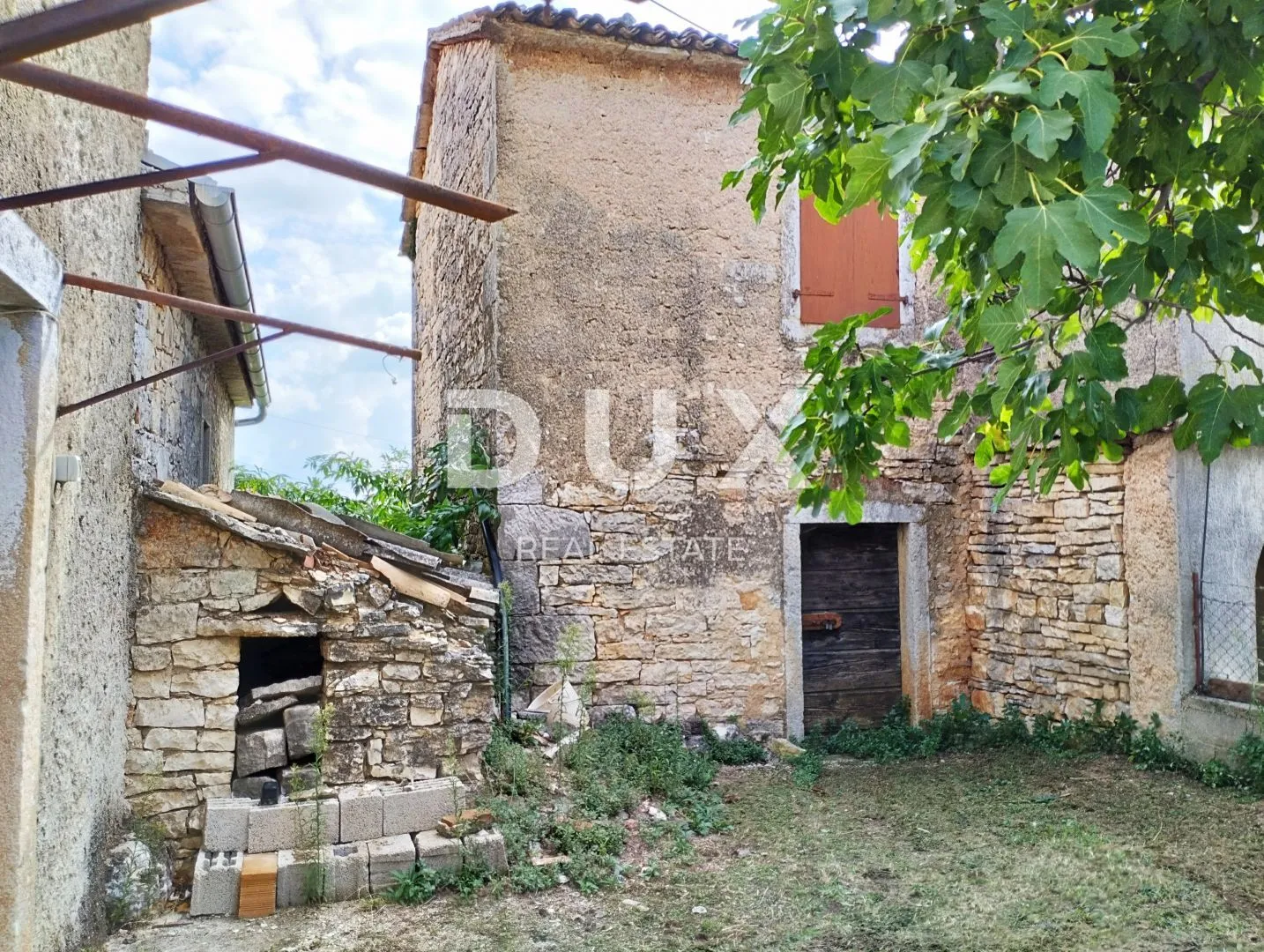 istra, višnjan - kuća za adaptaciju sa puno potencijala - slika 2