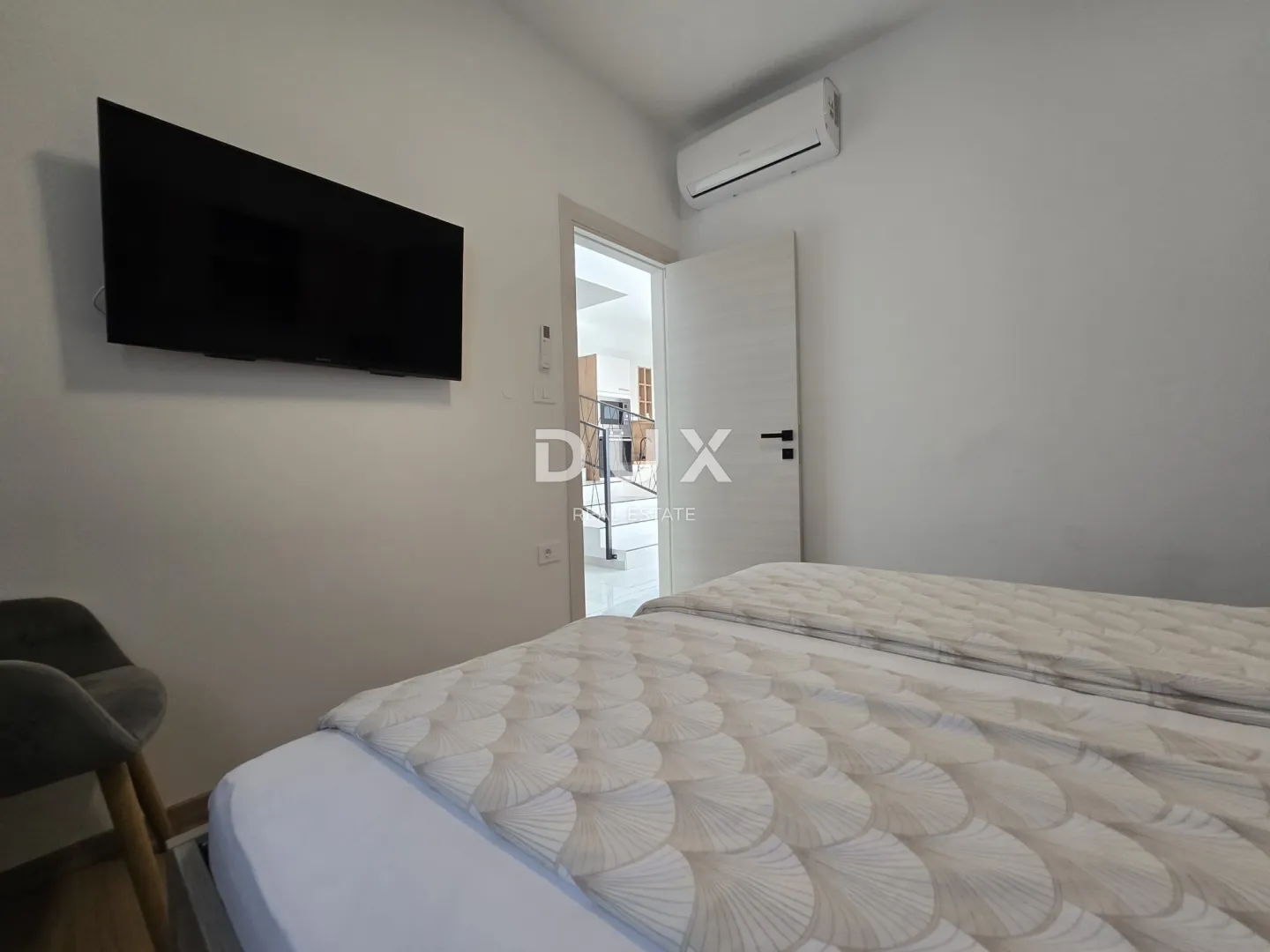 istra, pula - moderna villa nedaleko od centra! - slika 24