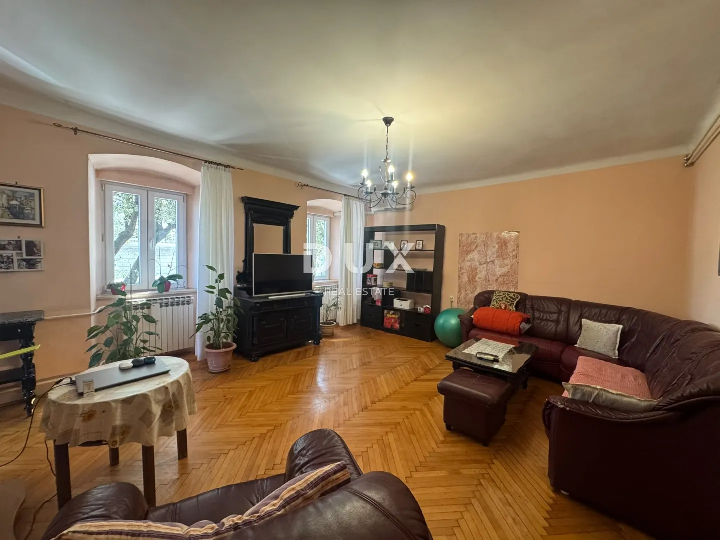 rijeka, centar – prostran četverosobni stan od 110 m² u blizini korza - slika 1