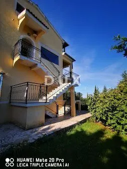 istra, poreč - apartmanska vila s bazenom - slika 4