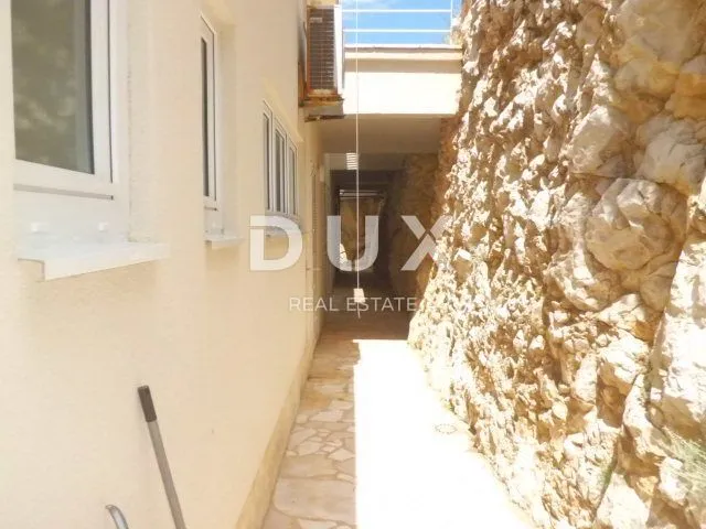 otok krk - ekskluzivna vila sa bazenom - slika 39
