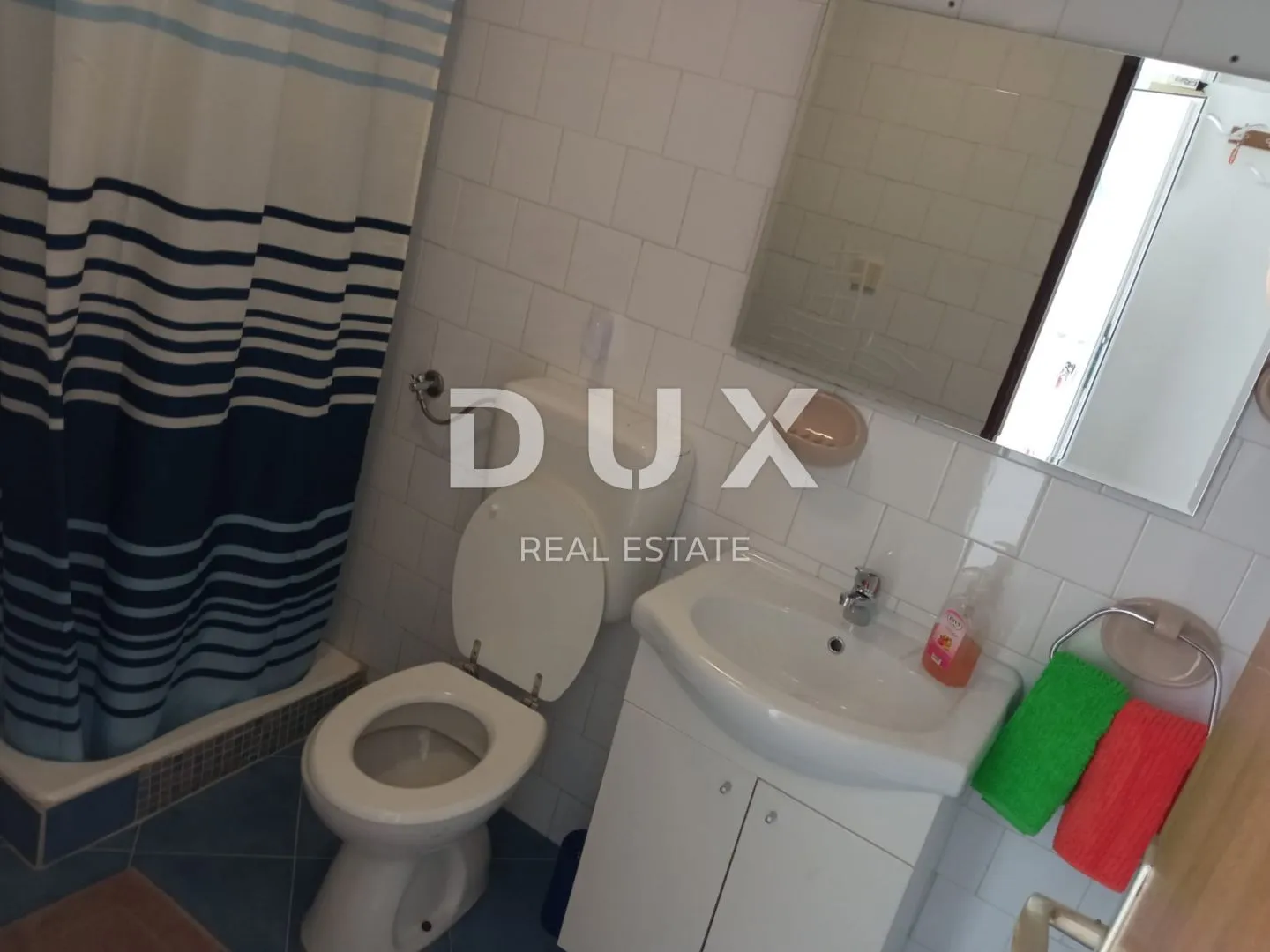 otok rab, barbat - samostojeća apartmanska kuća na odličnoj lokaciji - slika 43