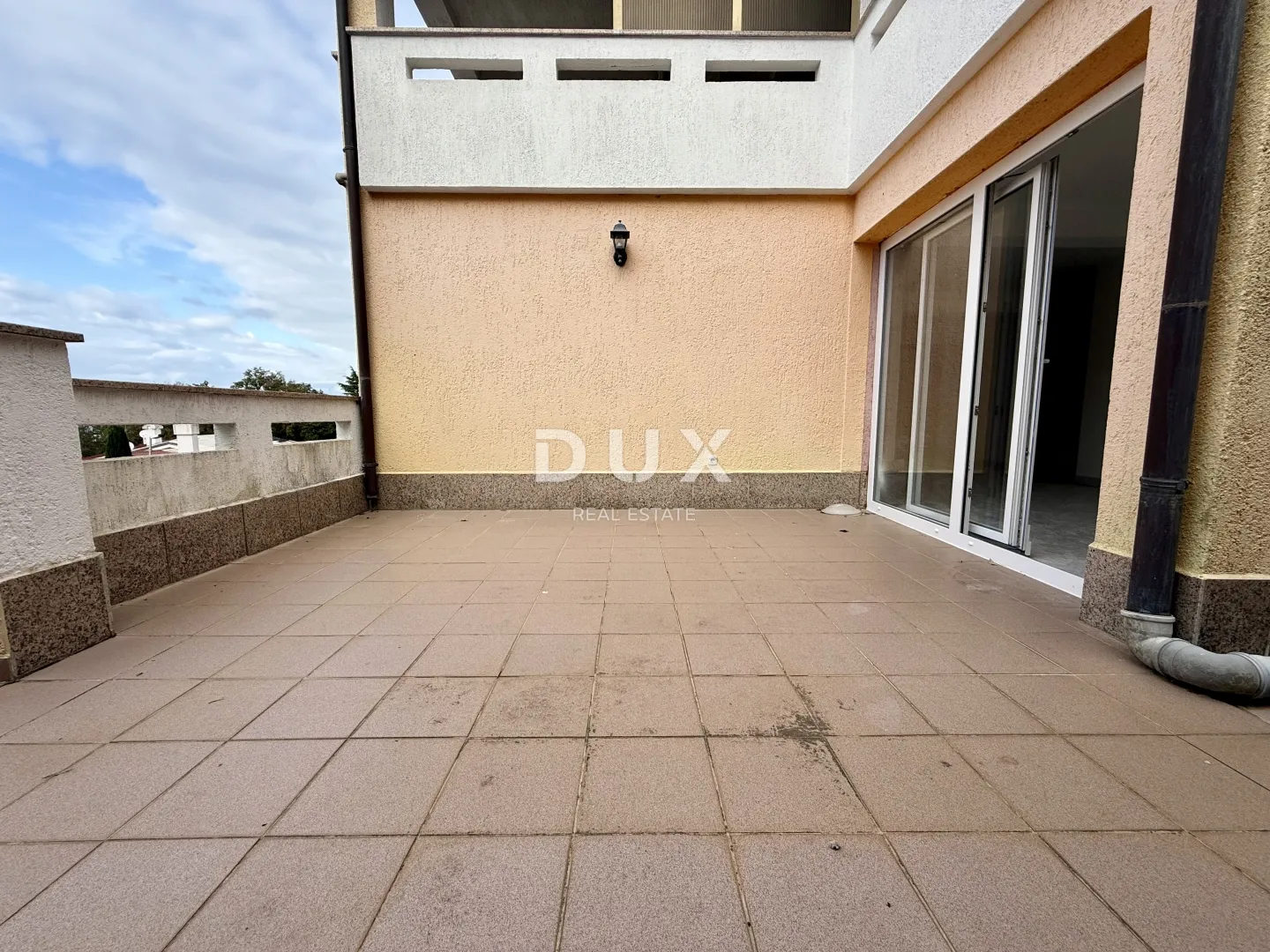 otok krk, njivice - 3s+db s pogledom na more! - slika 1