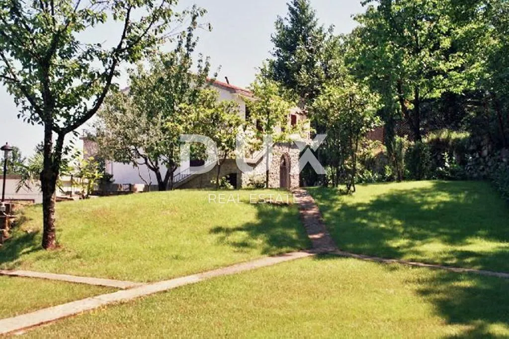 lovran - turistički objekt s 8 apartmana i 1300m2 okućnice - slika 2