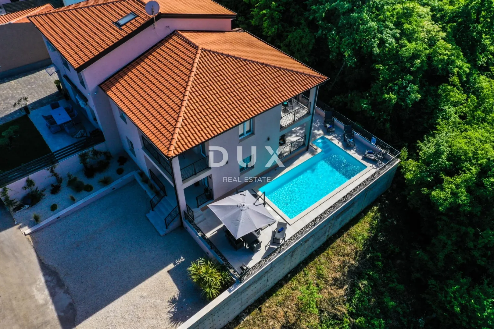 istra, poreč - prekrasna kuća s vrtom i bazenom - slika 25